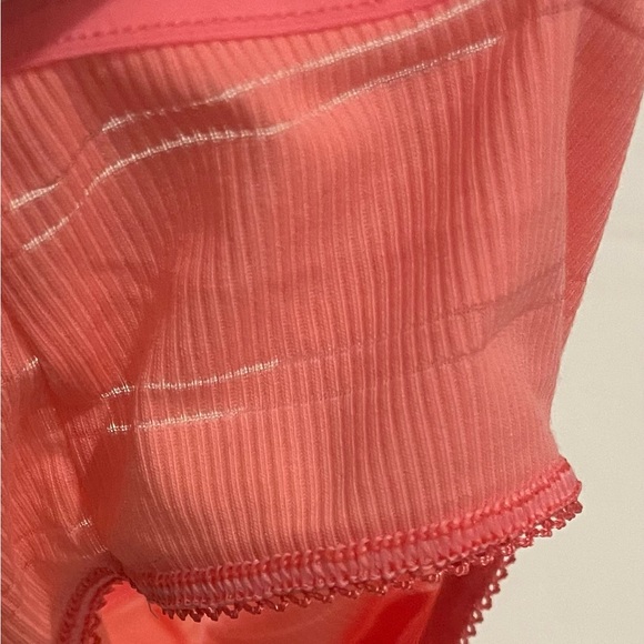 NEW WITH TAGS VICTORIA’S SECRET 2 PK SIZE XS HOT PINK HIPHUGGER LOGO WAISTBAND - Picture 4 of 5